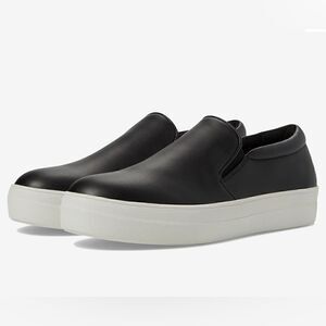 Steve Madden Gills sneaker preloved GUC black leather size 9.5 women’s slip on